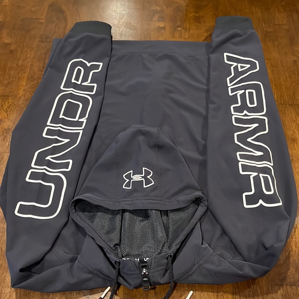 Women’s Under Armour Windbreaker